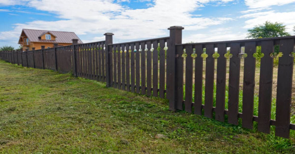 You are currently viewing Vinyl Fences and Wood Privacy Fencing Installations in Buffalo, NY